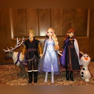 DISNEY FROZEN Sledding Adventures Doll Pack